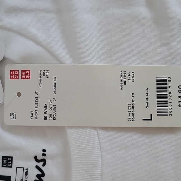 *NWT* UNIQLO KAWS - Picture 6 of 9